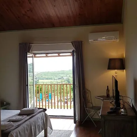 Quinta Do Outono Фермерский дом *